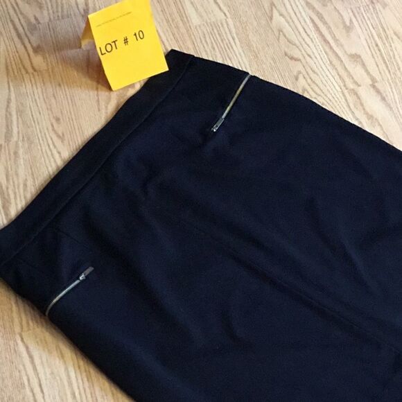 Black pencil shirt is size 2 x large SIMPLY EMMA - Picture 3 of 8